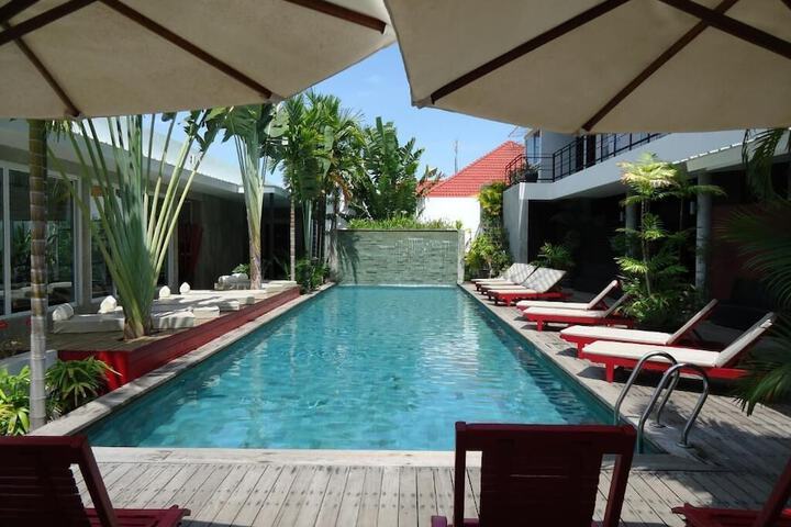 Pool Hotel