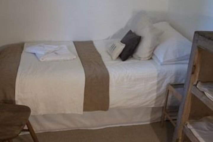 Room 5 of 18