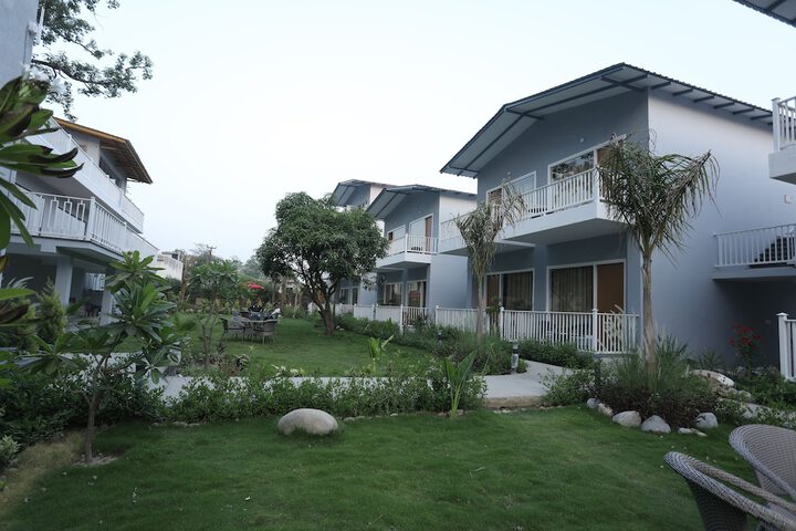 Hotel Exterior 99 of 117