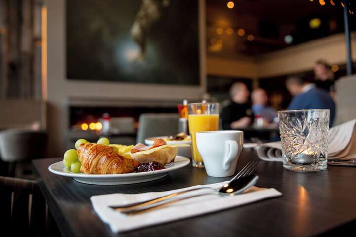 Breakfast/Coffee Service 48 of 71
