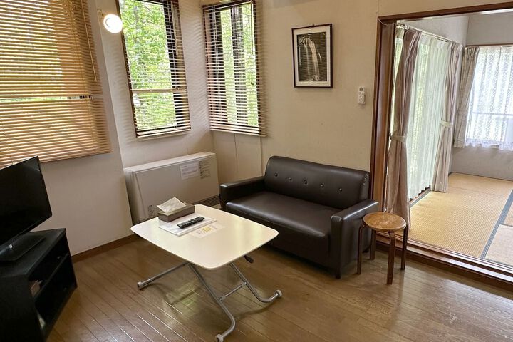 Room 21 of 151