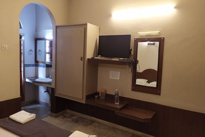 Room 22 of 33