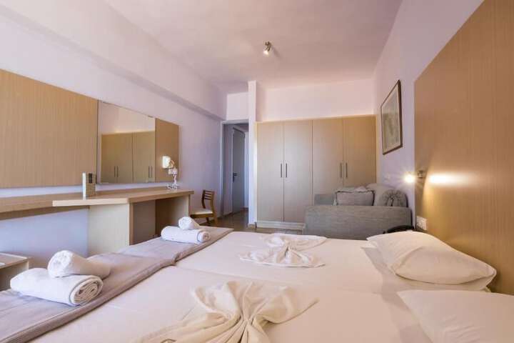 Room 25 of 80