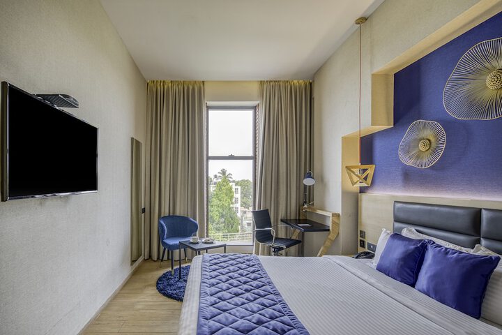 Room 6 of 20