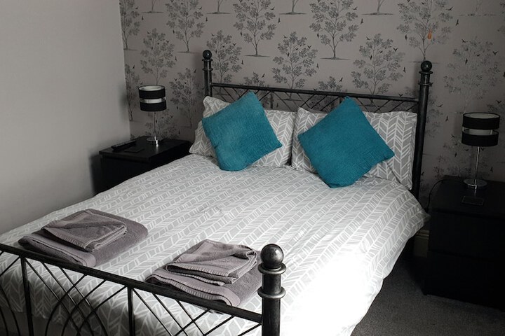 Room 2 of 51