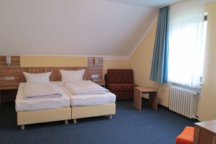 Room 7 of 38