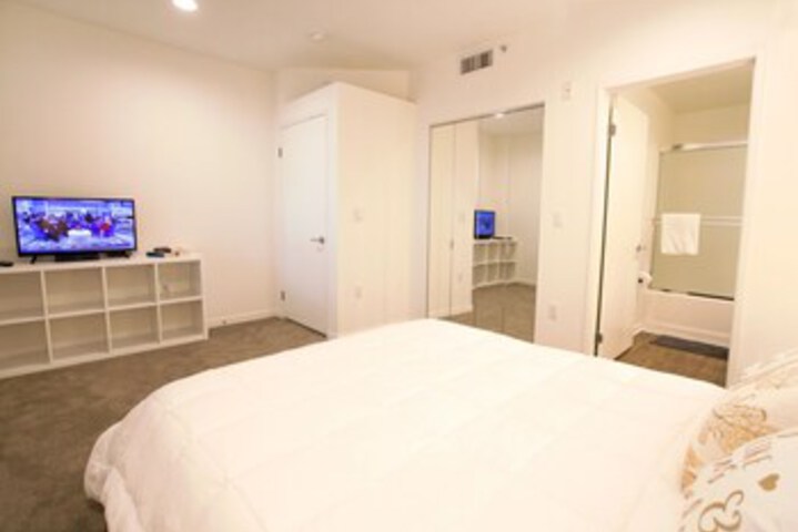 Room 25 of 29
