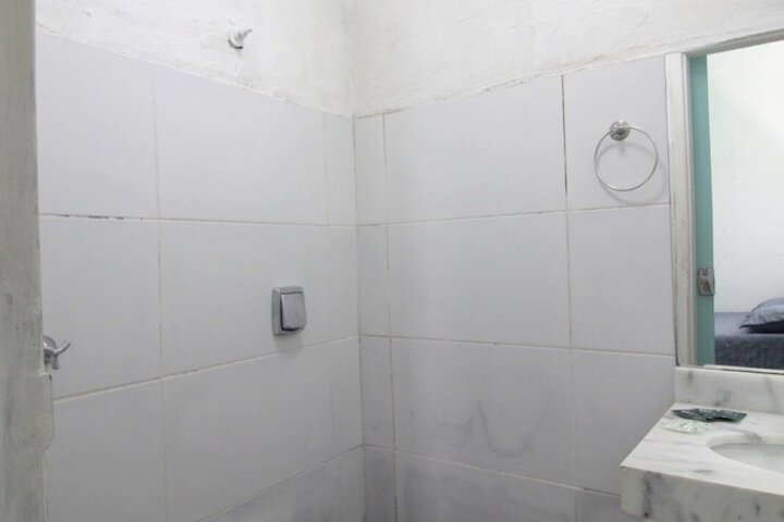 Room 9 of 14