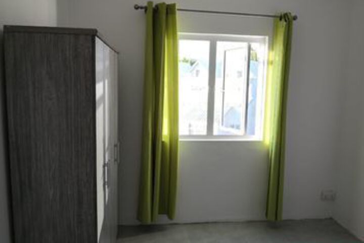 Room 4 of 10