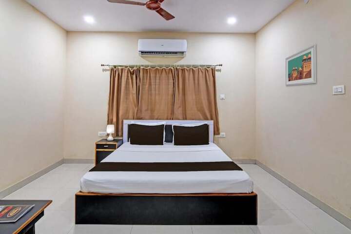 Room 3 of 28