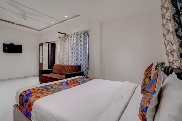 Room 15 of 36