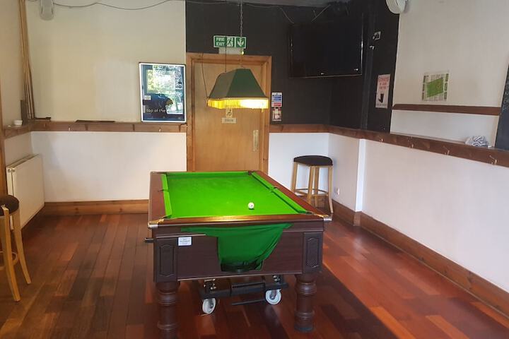 Lounge 6 of 8