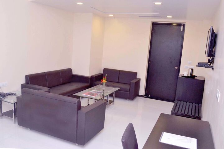 Room 6 of 11
