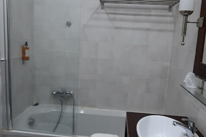 Room 44 of 79