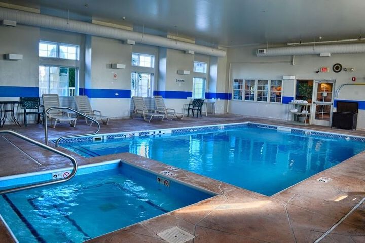Pool 25 of 29