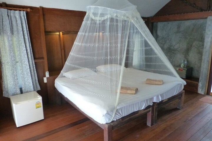 Room 2 of 62