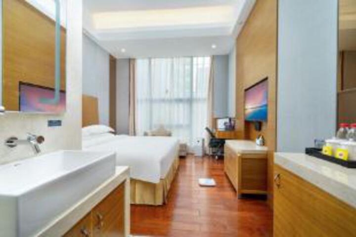 Room 18 of 20