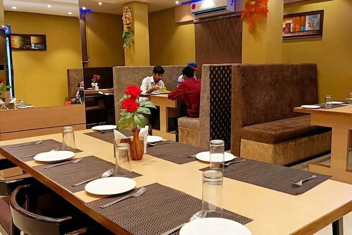 Dining 20 of 21