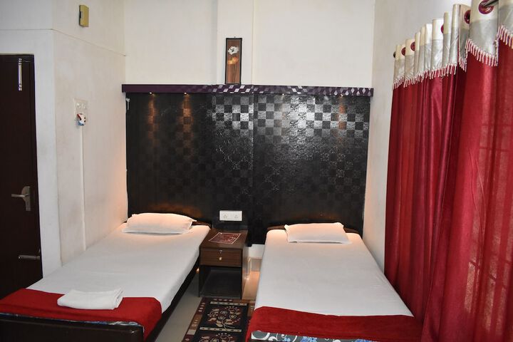 Room 2 of 47