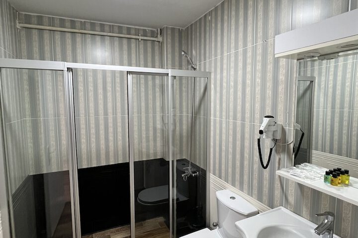 Room 42 of 67