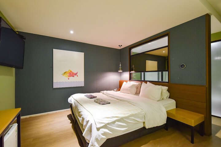 Room 29 of 66