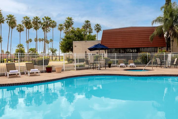 Hotel Pool