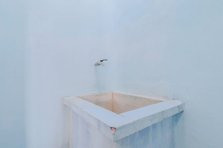 Room 27 of 33