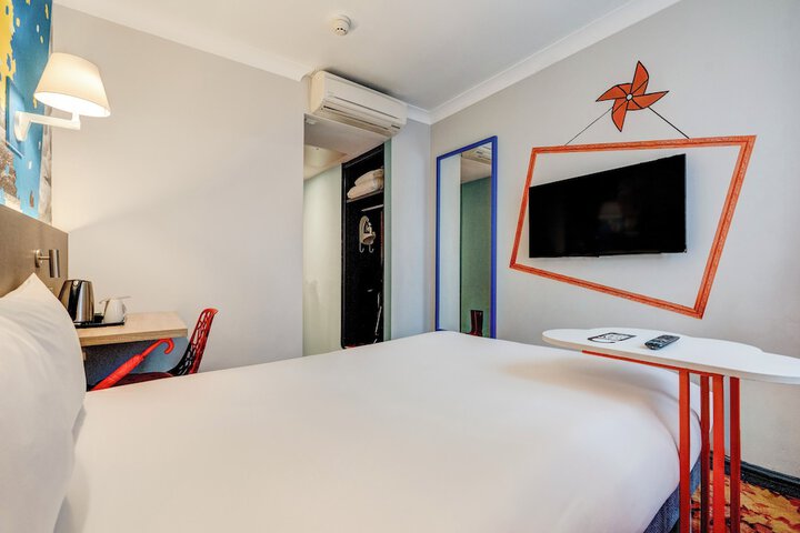 Room 32 of 101