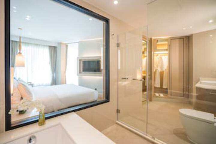 Room 10 of 64