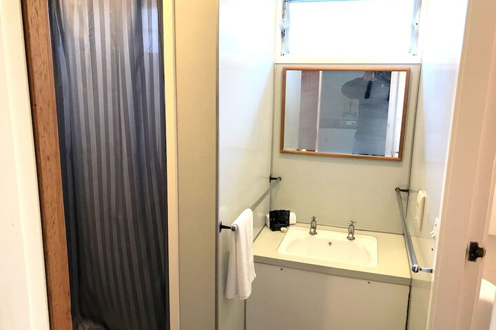 Room 50 of 69