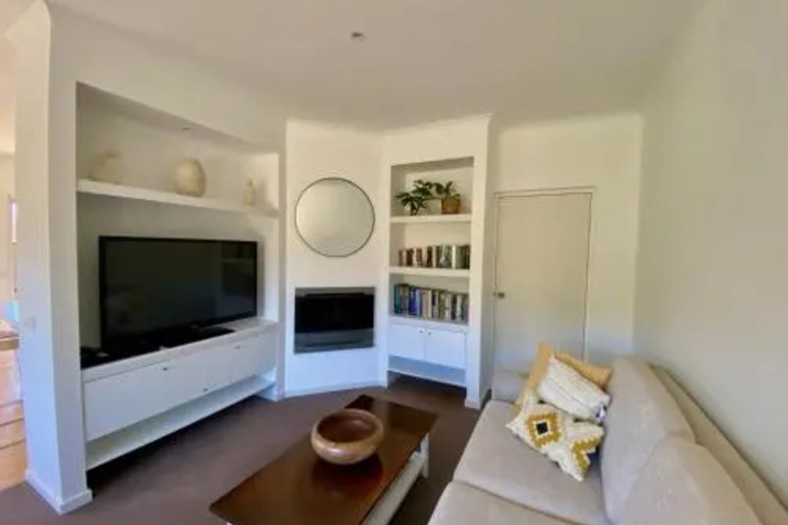 Room 5 of 19