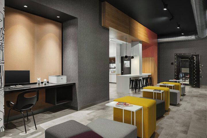 Entrance & Lobby