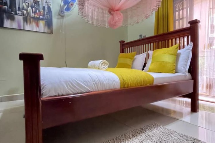 Room 10 of 25