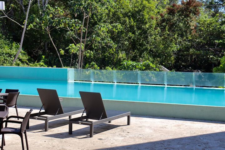 Pool 72 of 230