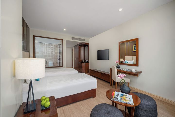 Room 9 of 74