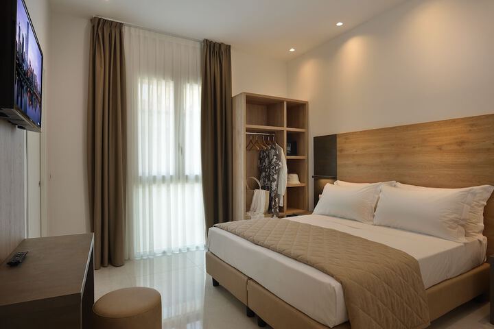 Room 8 of 17