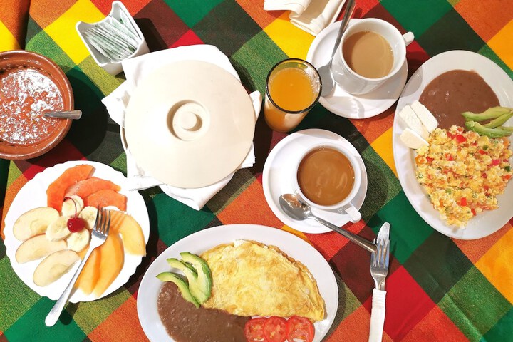 Breakfast/Coffee Service 79 of 104