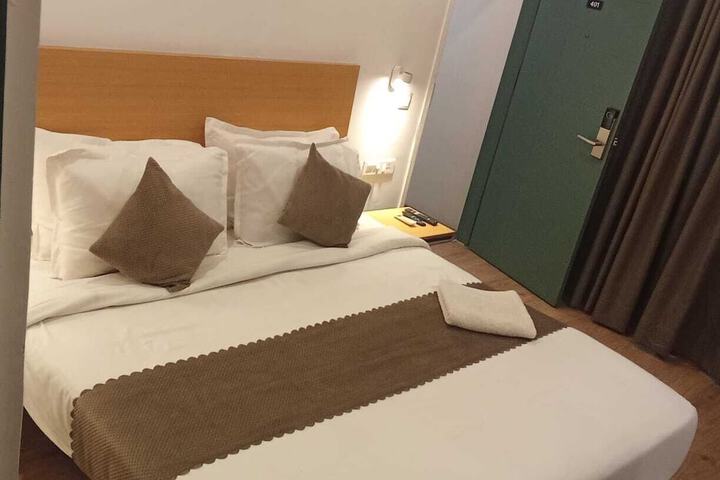 Room 21 of 37