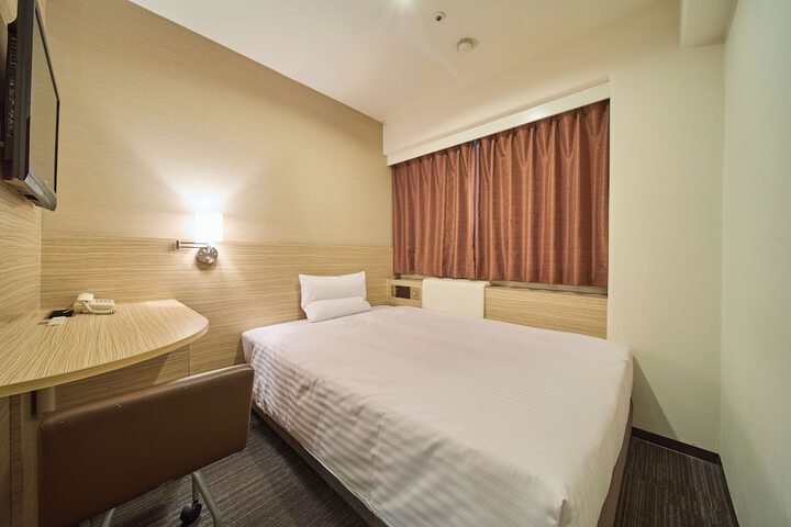 Room 5 of 20