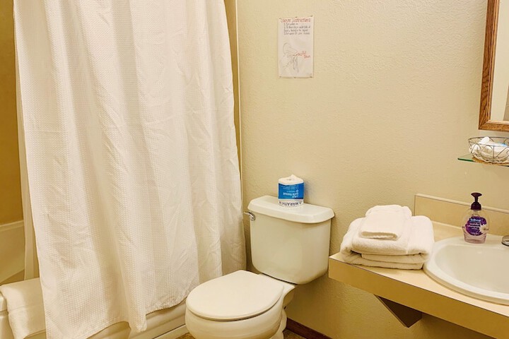 Room 12 of 32