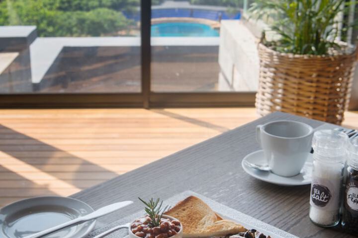 Breakfast/Coffee Service 178 of 236