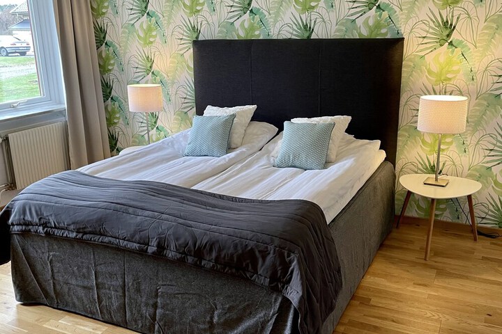 Room 12 of 68