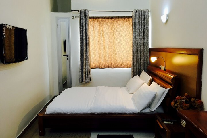 Room 13 of 24