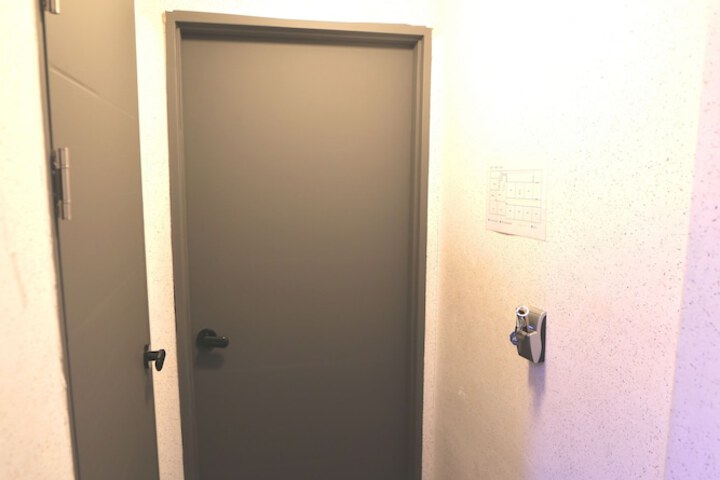 Room 17 of 61