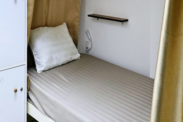 Room 19 of 34