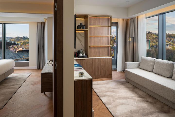 Room 36 of 166