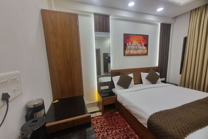 Room 5 of 42