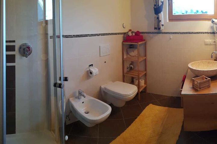 Room 9 of 47