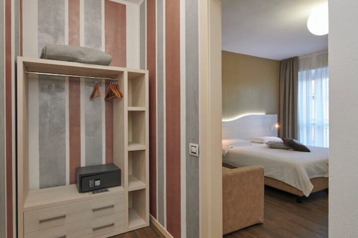 Room 15 of 49