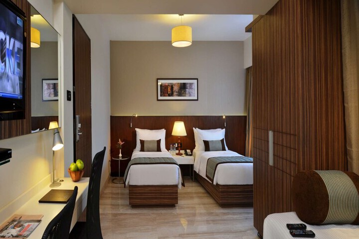 Room 17 of 40